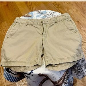 Eddie Bauer Women’s boyfriend Shorts Khaki Size P2